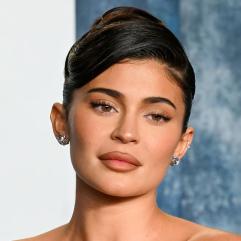 Кайлі Дженнер опинилася в центрі медійного скандалу через пожертвуваний одяг