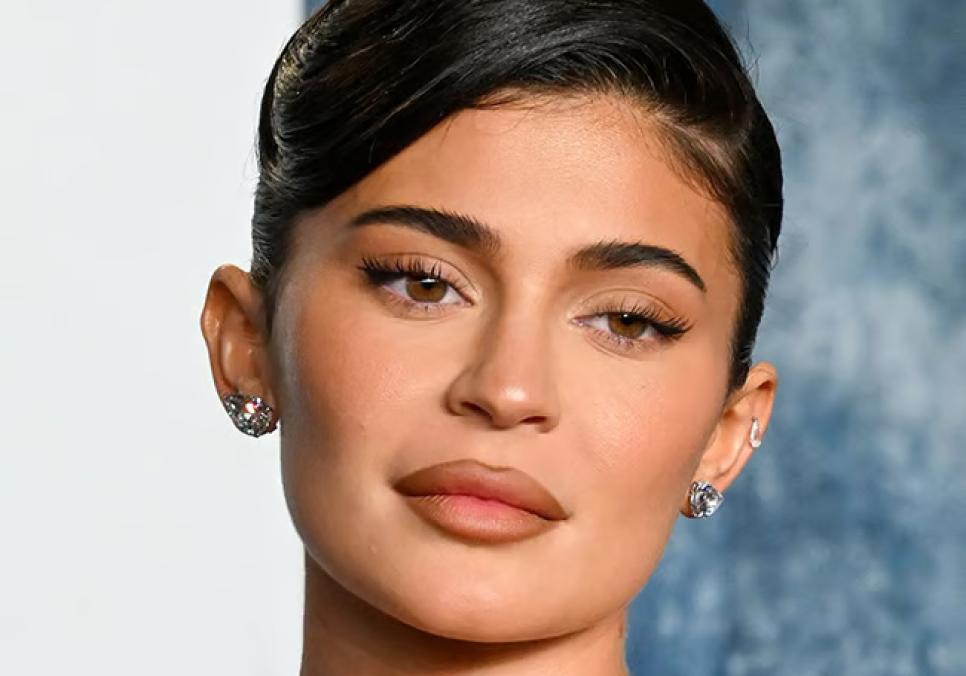 Кайлі Дженнер опинилася в центрі медійного скандалу через пожертвуваний одяг