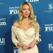 Сідні Свіні зворушила мережу фотографією брата-військового, який перебуває на службі за кордоном