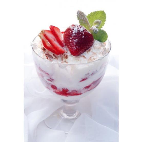 Рецепти:   Смачний домашній десерт  «Полуниця під снігом»