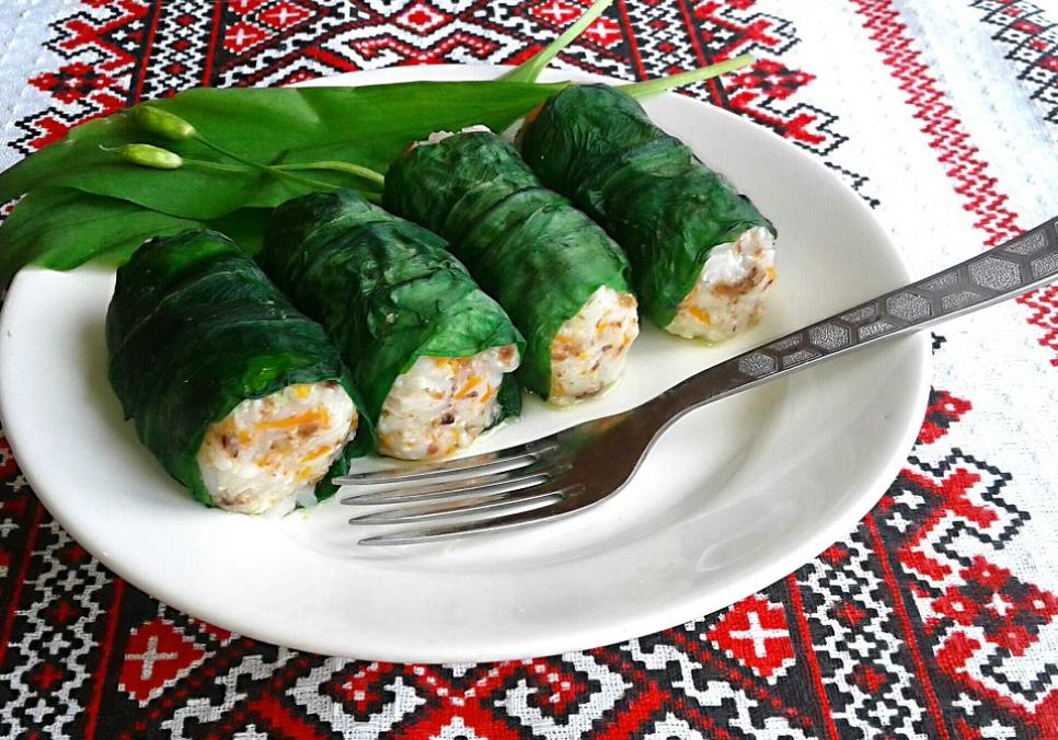 Рецепти:   Смачні домашні апетитні голубці в листі черемші