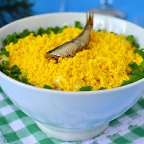 Рецепти:   Смачний рибний салат із шпротів