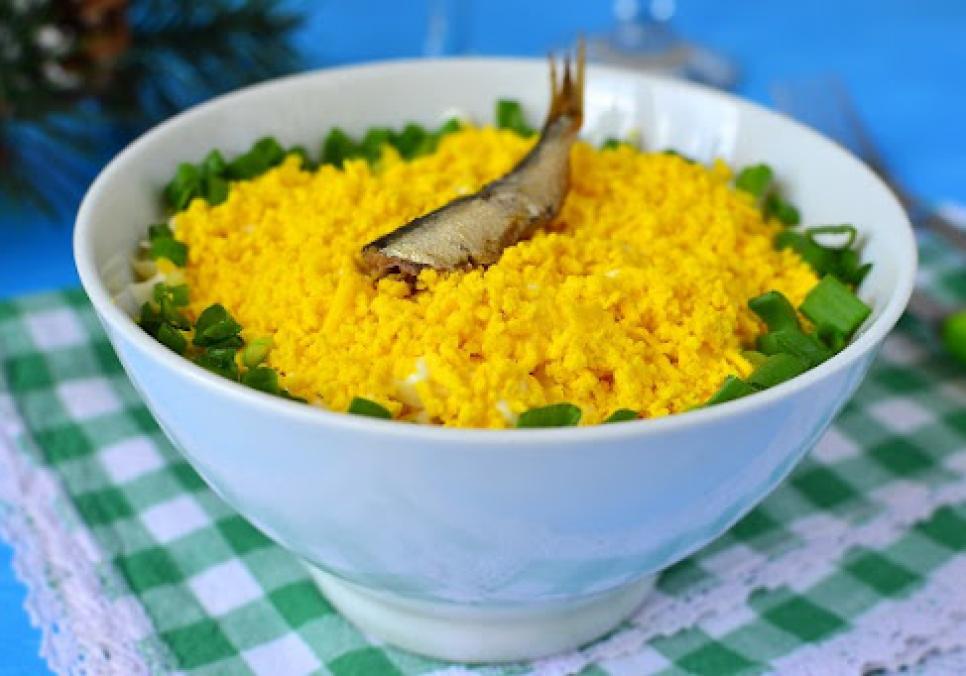 Рецепти:   Смачний рибний салат із шпротів