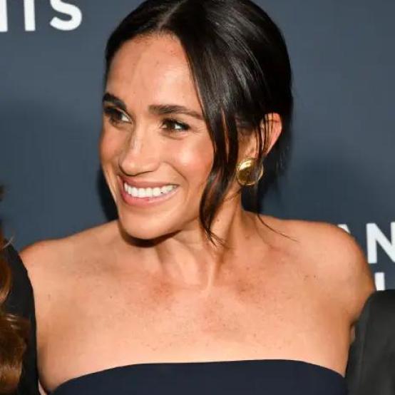 Меган Маркл обрала елегантний образ Ralph Lauren для благодійного вечора