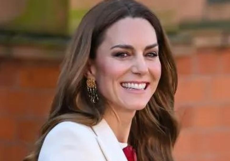 Кейт Міддлтон вразила вибором бюджетних сережок на святкуванні Холі в Лестері
