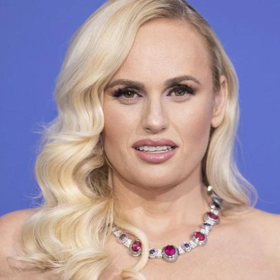 Ребел Вілсон йде наперекір правосуддю проти олігарха та колег