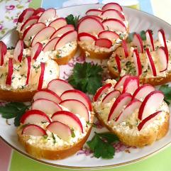 Рецепти:   Смачні домашні святкові бутерброди  «Гостра насолода»