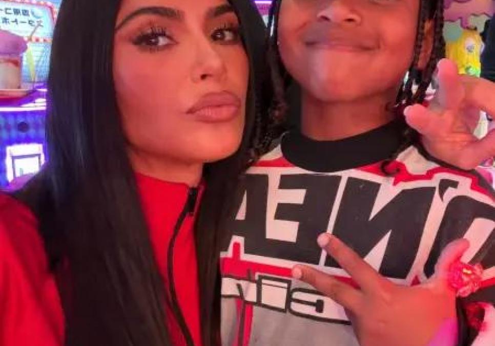 Кім Кардаш’ян приміряла образ гонщиці заради коханого