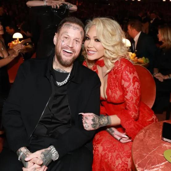 Джеллі Ролл відверто розповів про шлюб та звинувачення дружини у корисливості