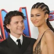 Зендая в жовтому корсеті підігріла чутки про шлюб з Томом Голландом