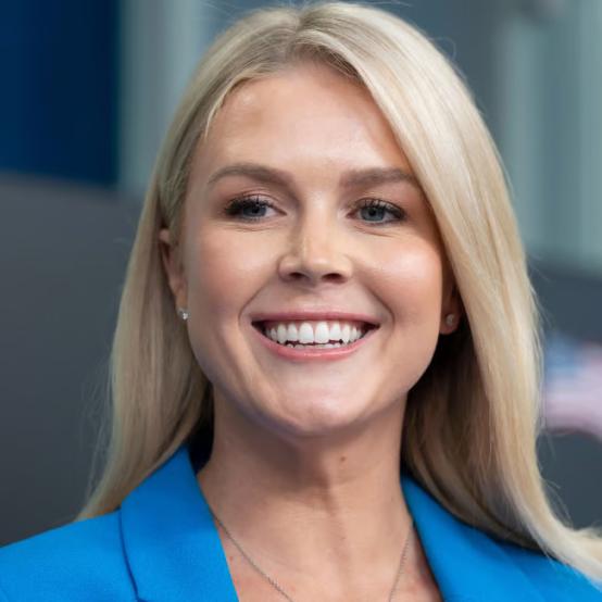 Кароліна Лівітт опинилася в епіцентрі скандалу через безумовну підтримку заяв Трампа