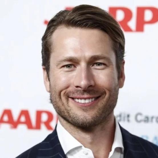 Глен Пауелл повертається додому, проте не планує залишити Голлівуд