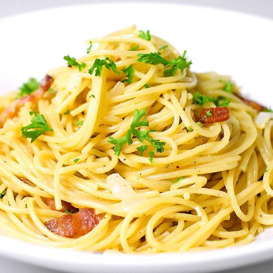 Другі страви:  Спагеті з копченої грудинки “Карбонара”