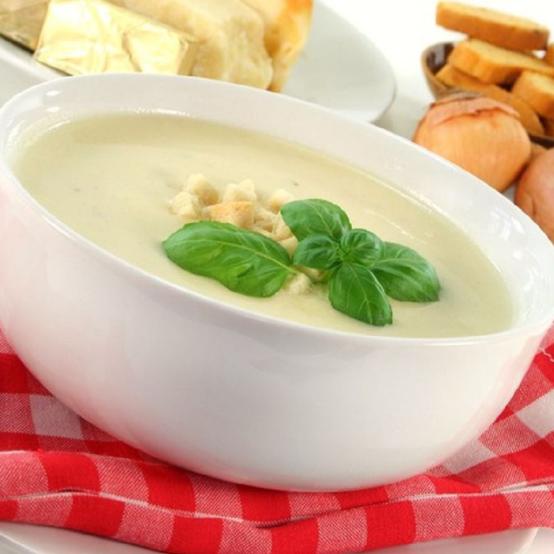 Рецепти: Сирний суп з грінками і овочами