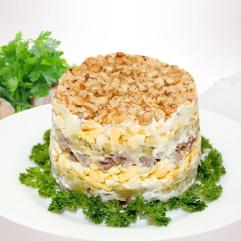 Рецепти: Смачний пікантний салат з куркою та ананасом Рецепти: Смачний пікантний салат з куркою та ананасом