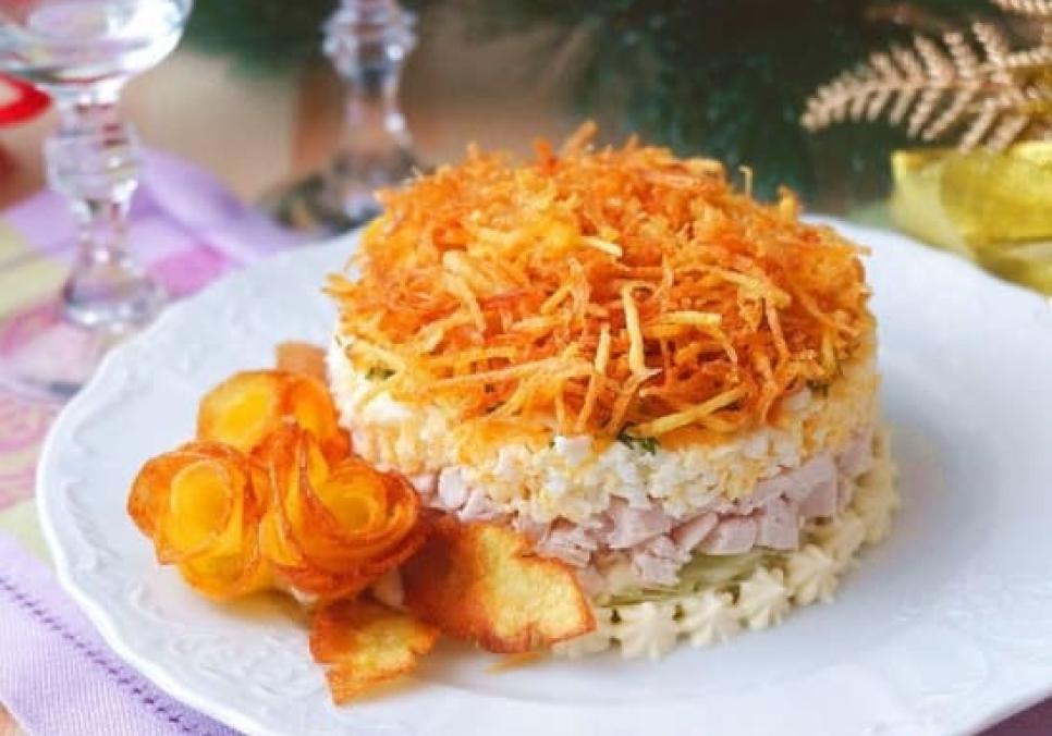 Рецепти: Смачний домашній салат «Святковий» Рецепти: Смачний домашній салат «Святковий»