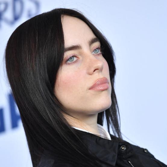Біллі Айліш на American Music Awards 2025: сім із семи!