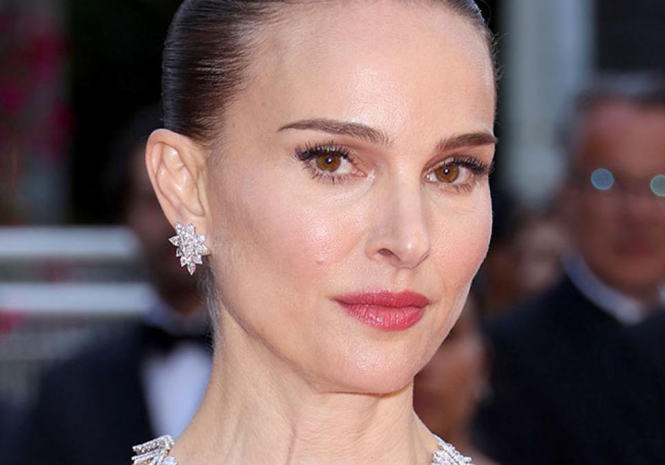Наталі Портман у Каннах мала приголомшливий вигляд у сяйві Dior і Tiffany Наталі Портман у Каннах мала приголомшливий вигляд у сяйві Dior і Tiffany
