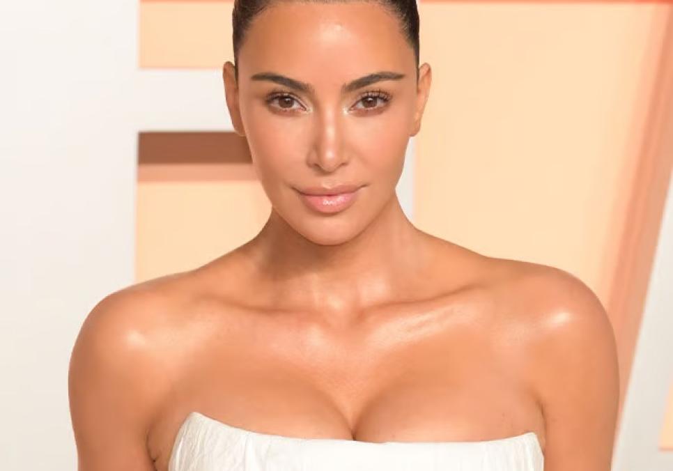 Кім Кардаш'ян похизувалася Birkin за 200 тисяч від Кріс Дженнер, яку раніше віддала Кайлі