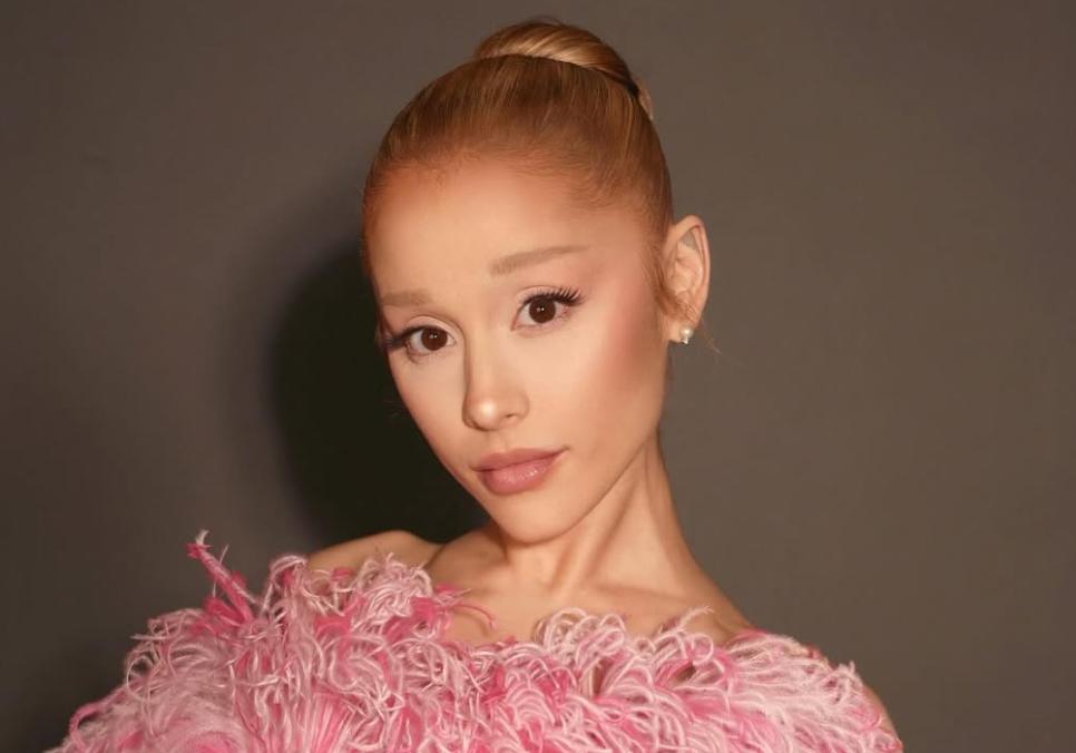 Фанатові, який кинувся на Аріану Гранде під час прем'єри фільму «Зла: Назавжди», заборонено в'їзд до Сінгапуру