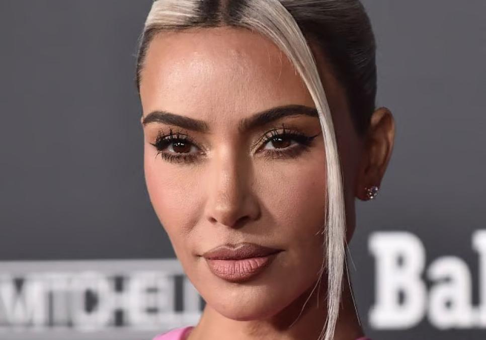 Кім Кардаш'ян критикують через вірусне відео Норт із голкою для пірсингу