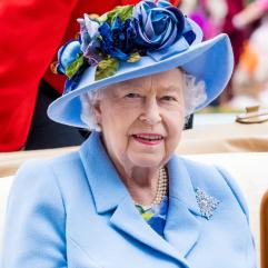 Королева Єлизавета II втратила терпіння з відомою американською фотографкою