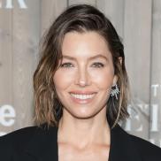 Джессіка Біл демонструє інтенсивні тренування для ролі у серіалі «Краща сестра»