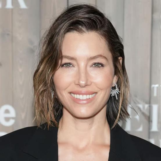 Джессіка Біл демонструє інтенсивні тренування для ролі у серіалі «Краща сестра»