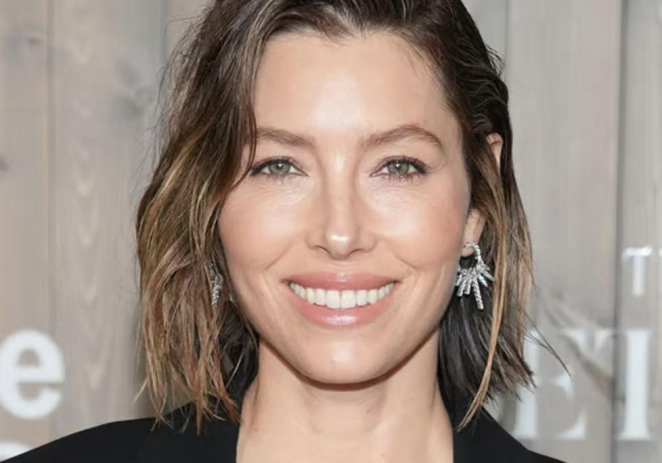 Джессіка Біл демонструє інтенсивні тренування для ролі у серіалі «Краща сестра»