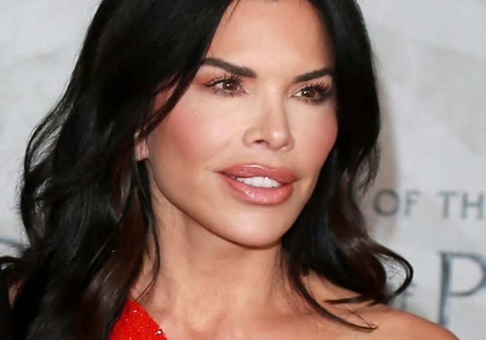 Образ Лорен Санчес знову спричинив ажіотаж у мережі через її стиль Образ Лорен Санчес знову спричинив ажіотаж у мережі через її стиль