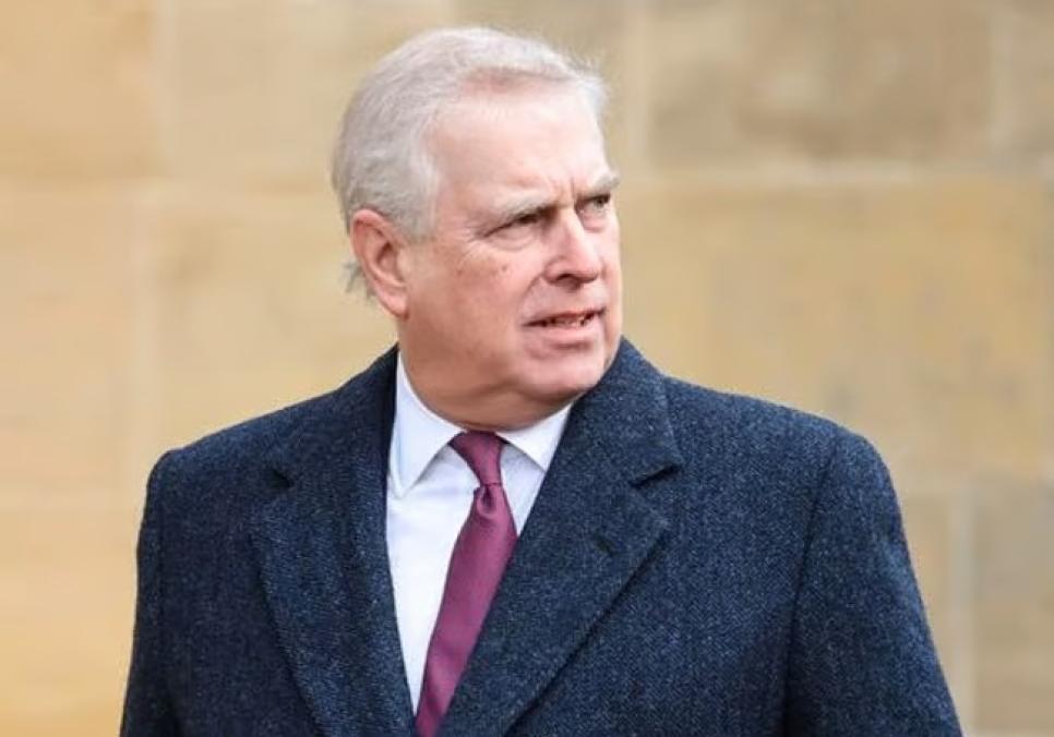 Король Чарльз розлючений через нові фотографії принца Ендрю