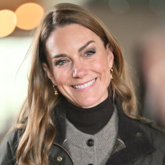 Кейт Міддлтон вперше вийшла з промовою після раку і показала нову обручку