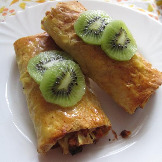 Рецепти:  Смачний апетитний домашній струдель із лаваша нашвидкуруч