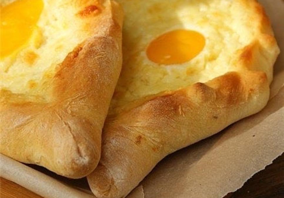 Рецепти:  Смачні домашні апетитні хачапурі з моцарелою