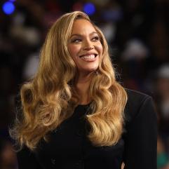 Бейонсе засвітилась на Гран-прі «Формули-1» у стильній гоночній формі