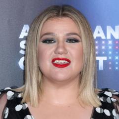 Келлі Кларксон розповіла вірусну історію про пластичного хірурга на сцені у Вегасі