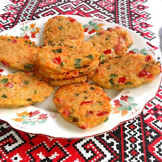 Рецепти:  Смачні домашні ароматні деруни «Кольорові»