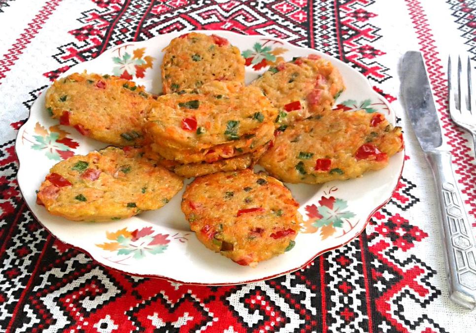 Рецепти:  Смачні домашні ароматні деруни «Кольорові»