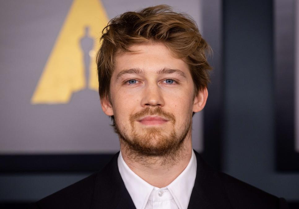 Джо Елвін, Бенедикт Вонг та Шейла Атім очолили зіркове журі премії EE Rising Star 2026