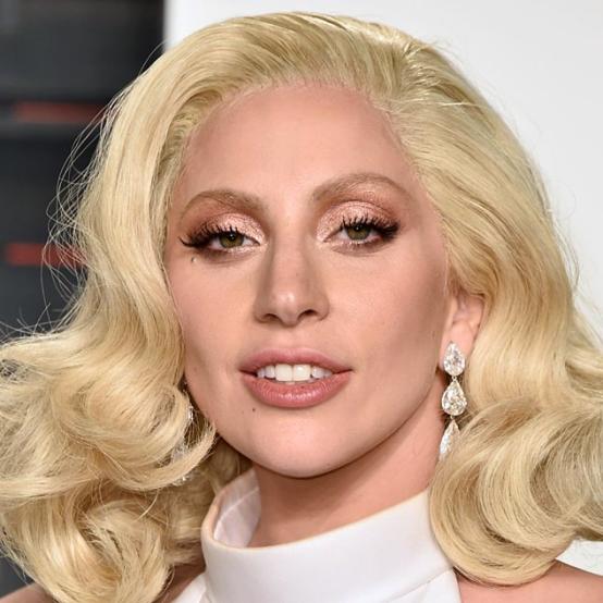 Леді Гага повертається до чорного і завершує європейський Mayhem Ball-тур у Парижі