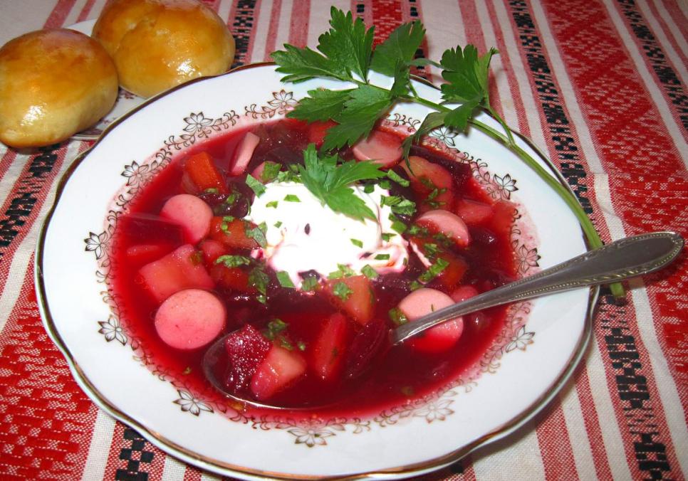 Рецепти:   Смачний домашній борщ по-львівському