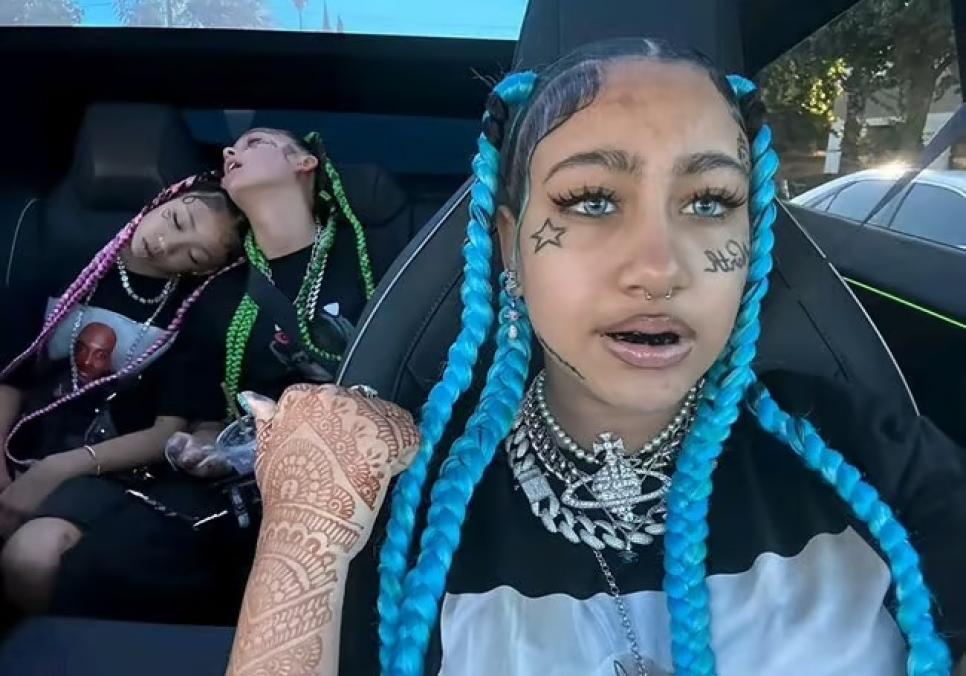 Норт Вест вражає Мангеттен у суперечливому, але дорогому вбранні Balenciaga