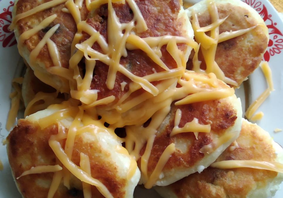 Рецепти:  Смачні ніжні картопляні зрази з печерицями