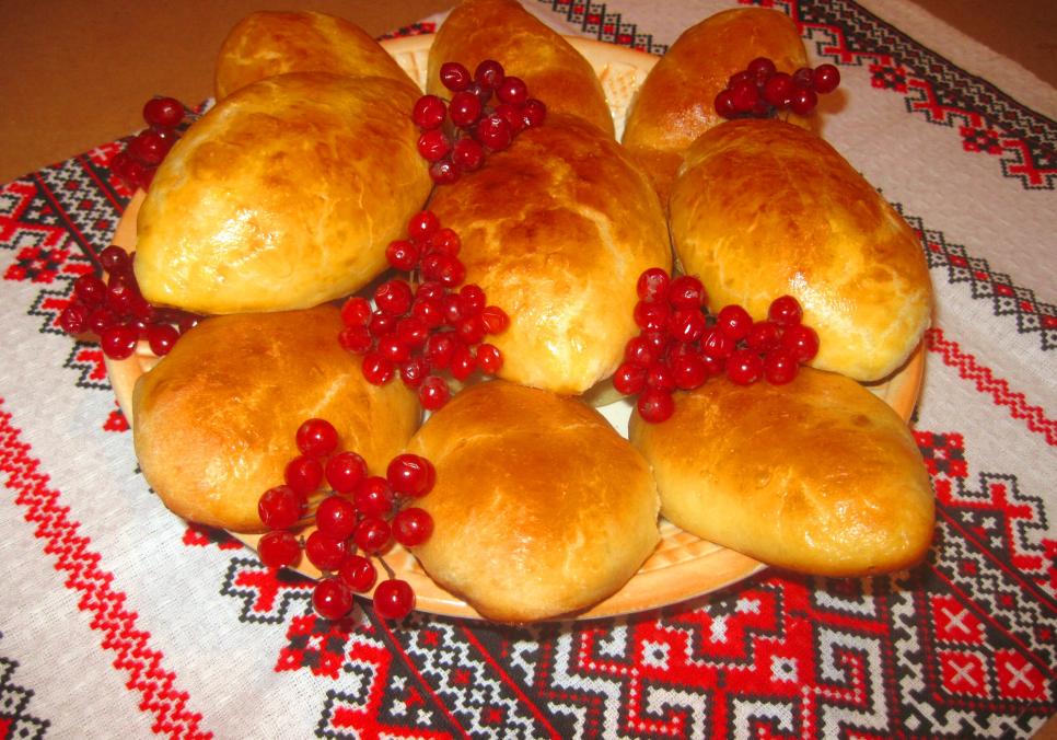Рецепти:  Смачні апетитні домашні пиріжки з калиною