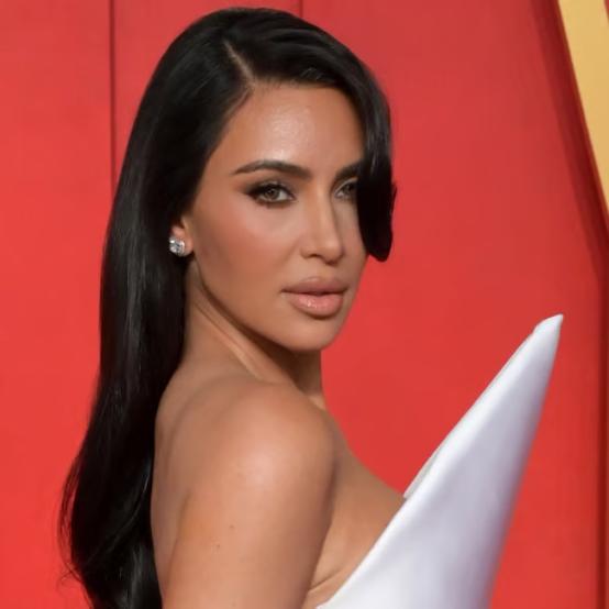 Кім Кардаш'ян провалила "бейбі-бар", і її зусиль зірки виявилося недостатньо для юридичної практики