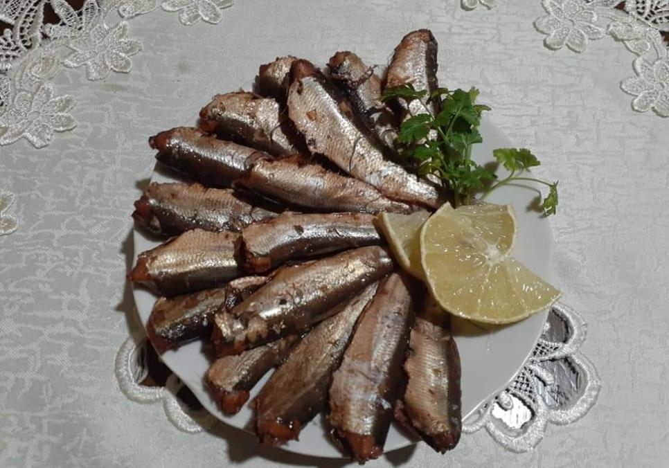 Рецепти:  Смачні апетитні домашні шпроти