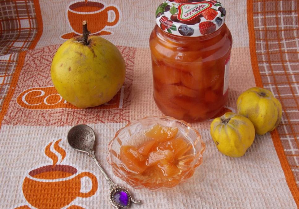 Рецепти:  Смачне домашнє ароматне варення з айви