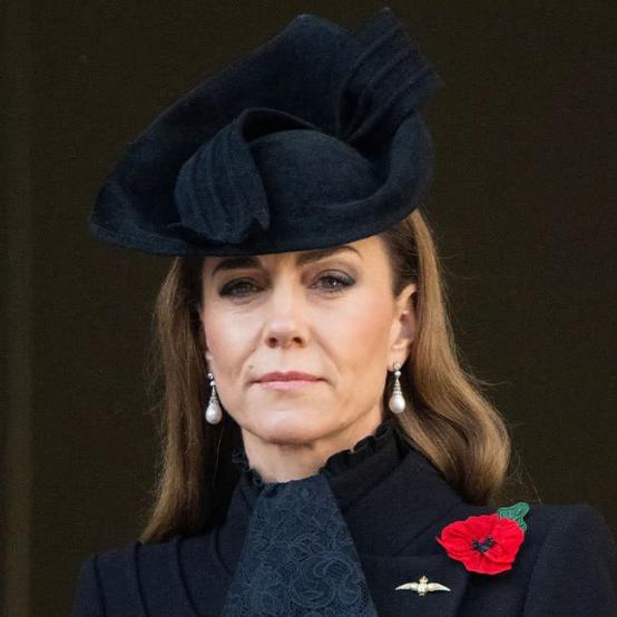Кейт Міддлтон обрала вбрання на День пам'яті, яке розділило думки шанувальників