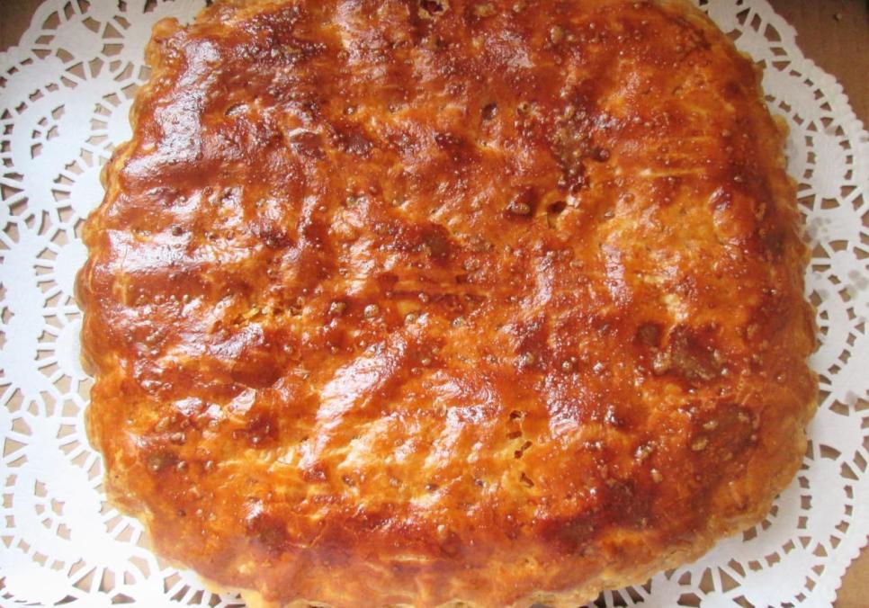 Рецепти:   Смачний домашній ситний пиріг з тунцем