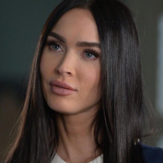 Machine Gun Kelly порівняв себе з болідом F1: «Дуже швидкий і довго добираюся до фінішу»